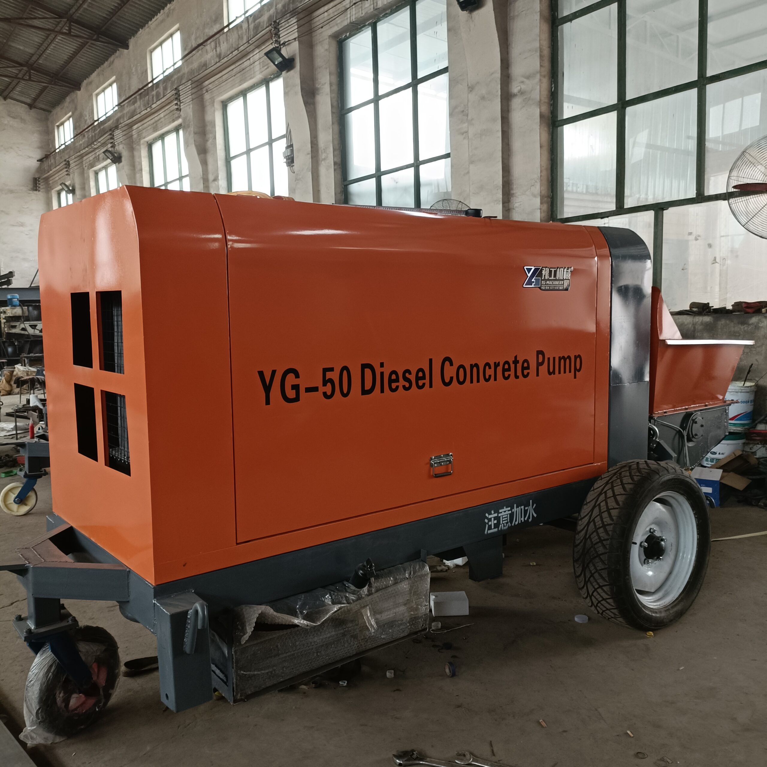 YG-50 diesel concrete pump showing the hopper and chassis layout