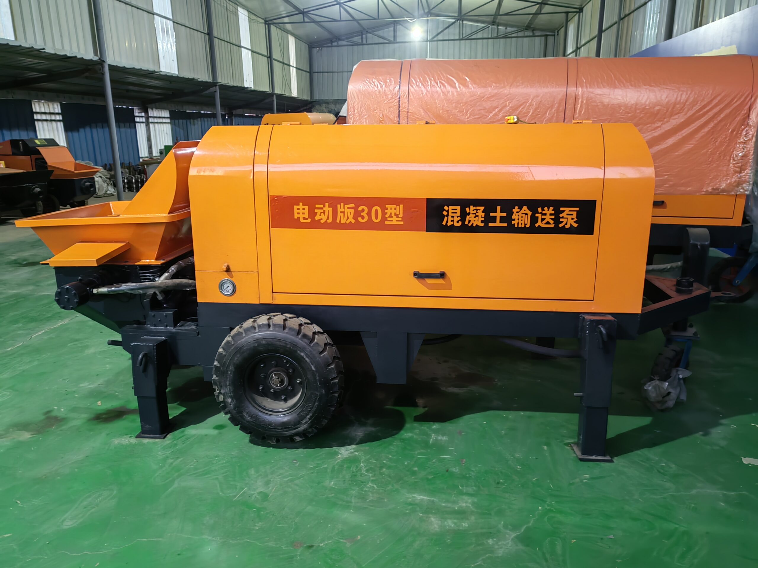 YG-30 electric concrete pump viewed from the hopper side